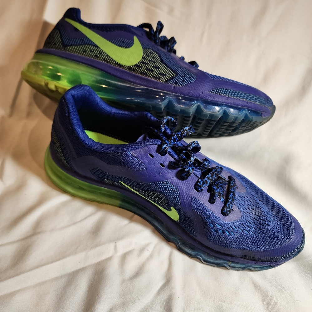 Womens Nike sneakers